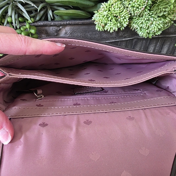 Kate Spade Laurel Way Large Carsen Crossbody In Dusty Peony Saffiano Leather - Picture 3 of 9